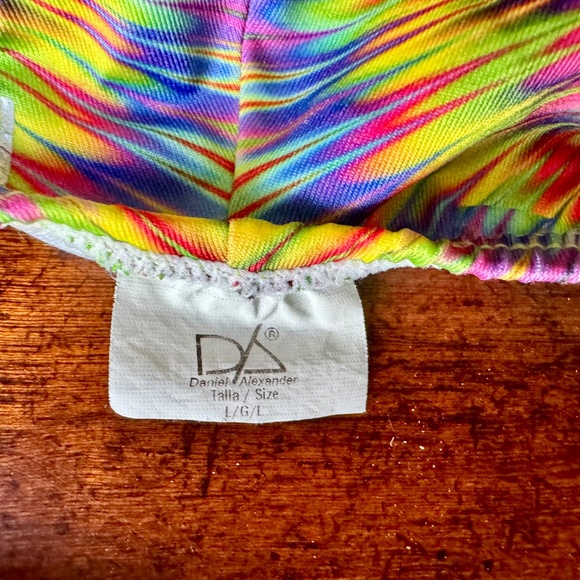 Rainbow thong - Picture 3 of 3